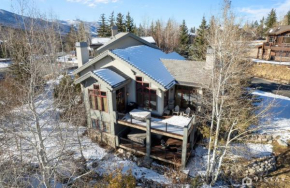 Luxe Mountain Lodge Hot Tub and Free Ski Shuttle